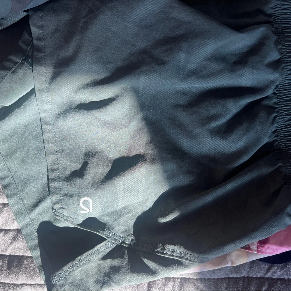 Women’s GAP athletic shorts - Picture 4 of 7